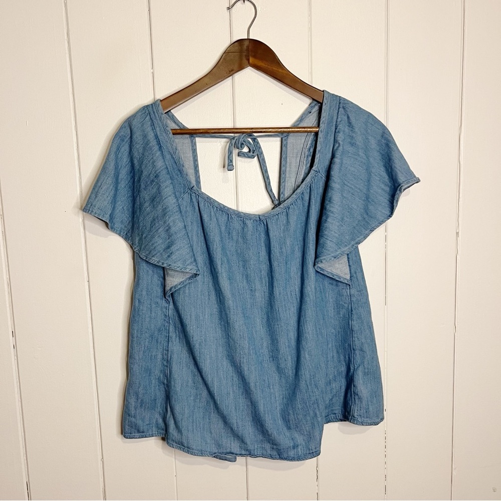 Old Navy Flutter-Sleeve Jean Swing Blouse. Size Medium.